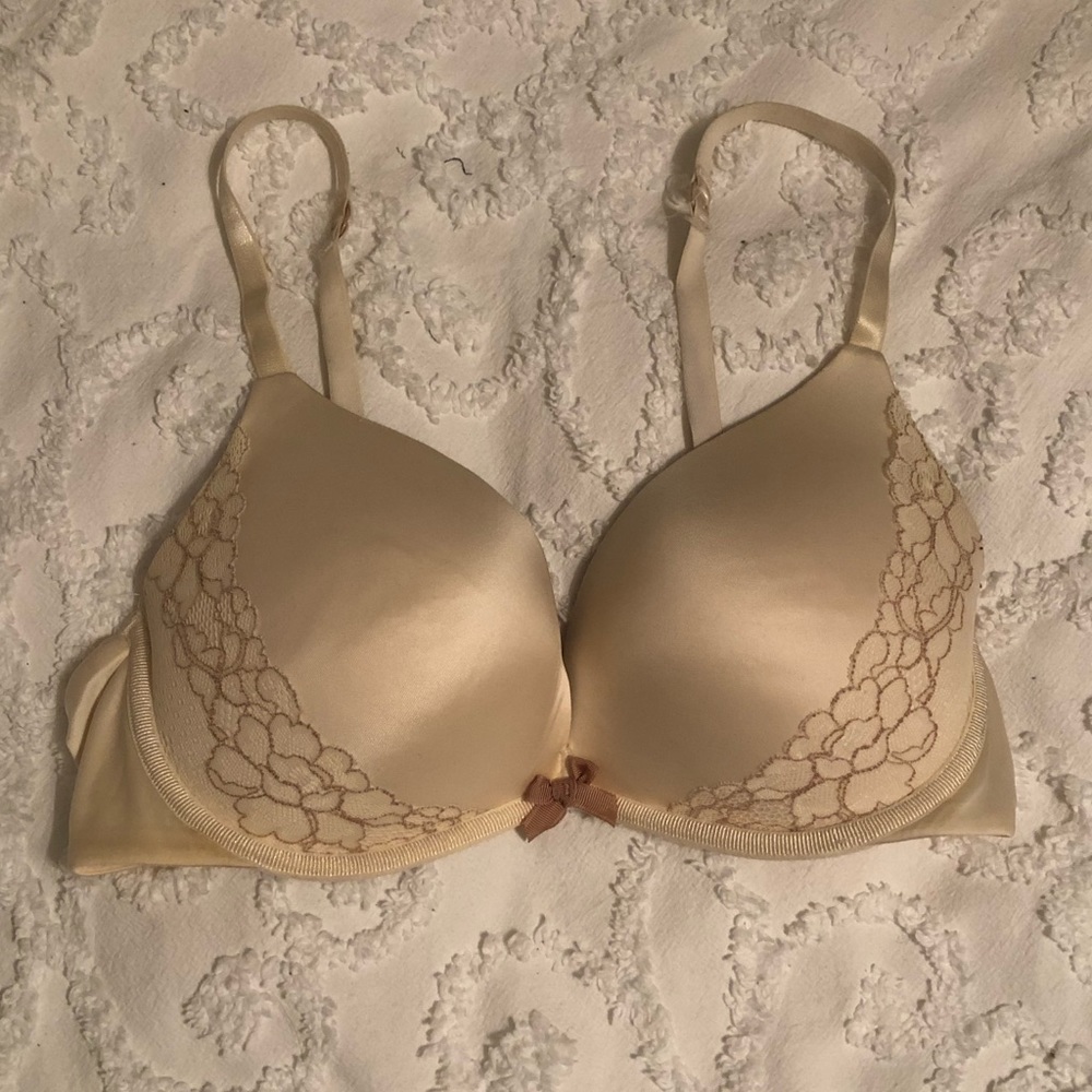 Cosmopolitan Push Up Bra (38B)